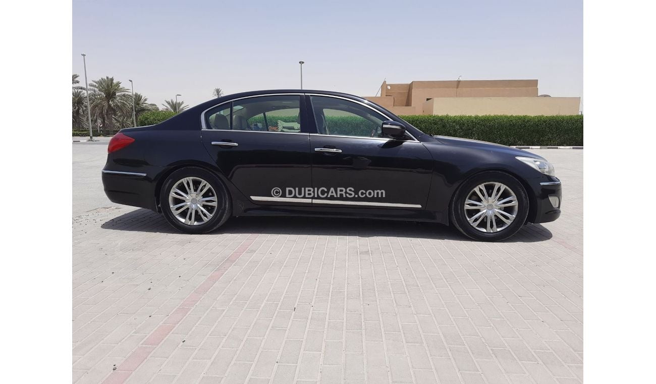 هيونداي جينيسس Std هيونداي جينسس 2013