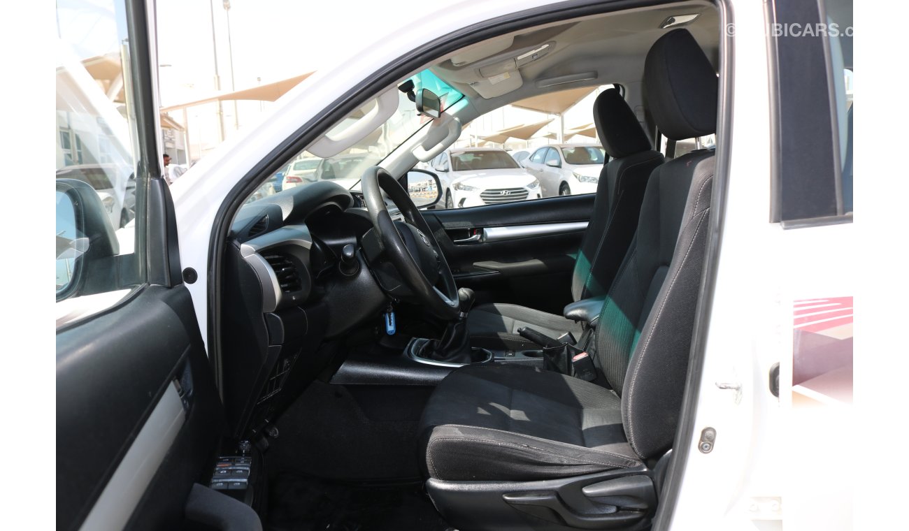 Toyota Hilux 4X4 FULL OPTION MANUAL GEAR PICKUP WITH GCC SPECS