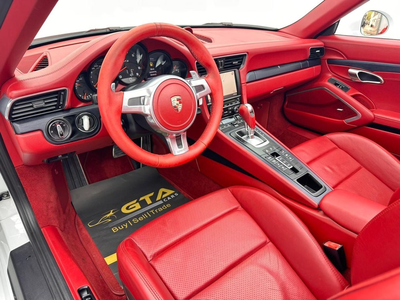 Porsche 911 2015 Porsche 911 Carrera 4 GTS Cabriolet, Porsche Full Service History, Excellent Condition, GCC