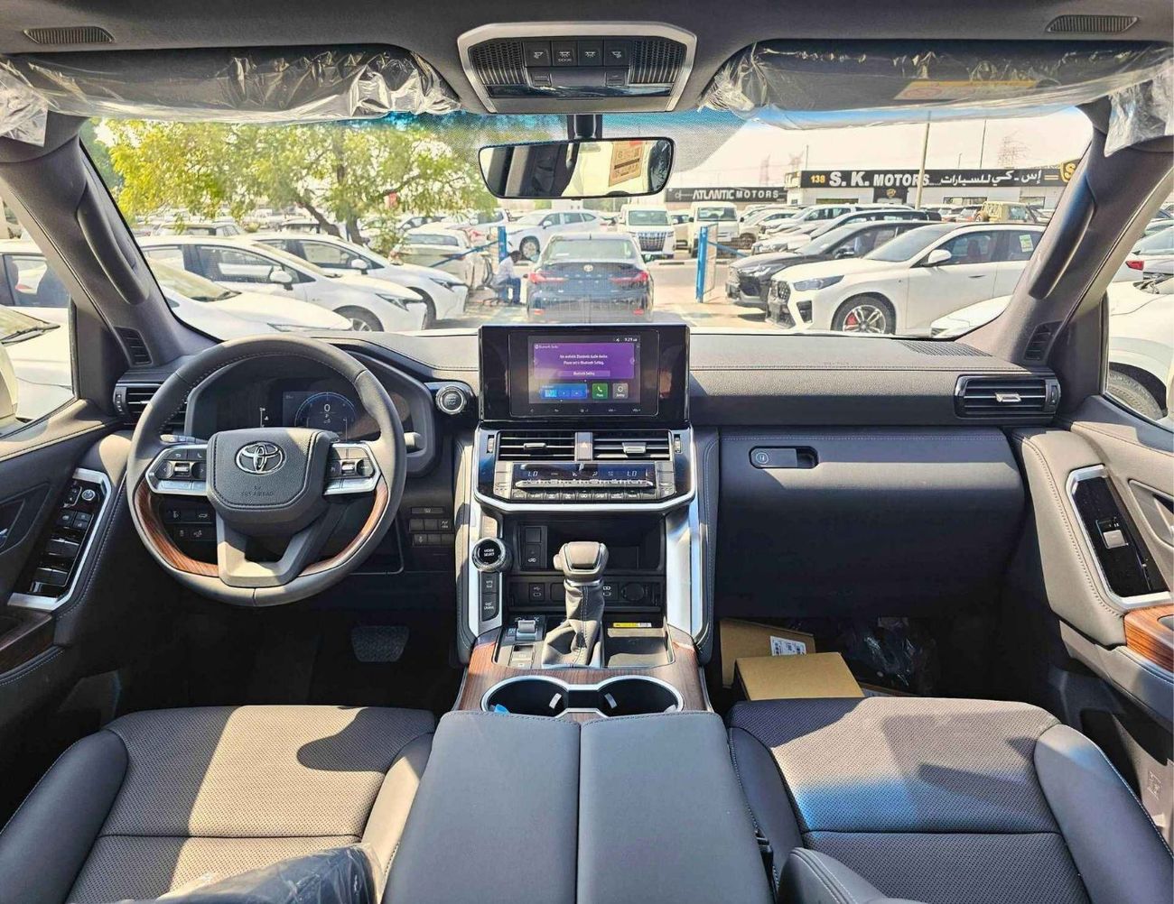 Toyota Land Cruiser /GXR TWIN TURBO / 3.3L DIESEL / REAR ENTERTAINMENT / BIG BUMPER (CODE#LCDGXRM)