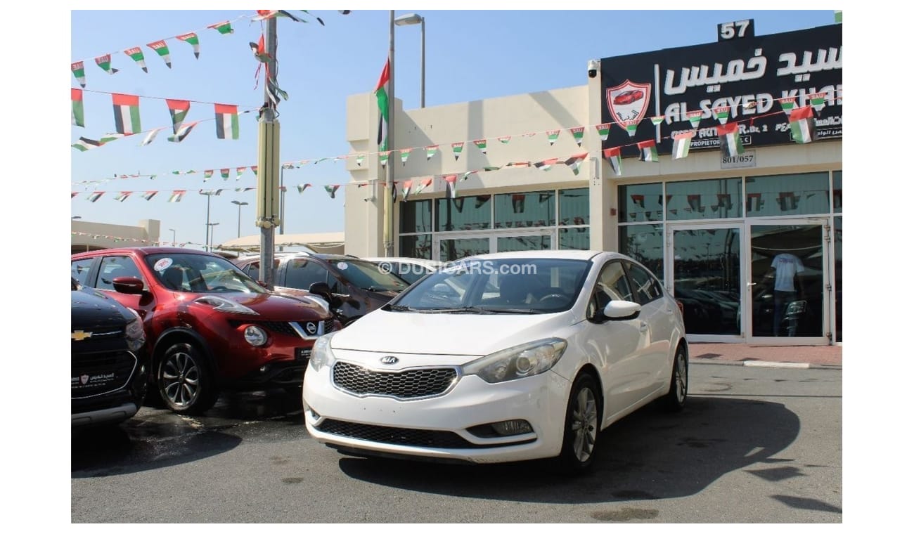 كيا سيراتو EX خالية من الحوادث - خليجي - السيارة بحالة ممتازة من الداخل والخارج - مكينة 1600 سي سي