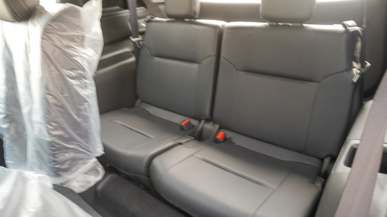 Mitsubishi Outlander Brand New Mitsubishi Outlander High Line 2025 For Export 2.5L Petrol A/T|Silver/Black|OUTLANDER-HL-2