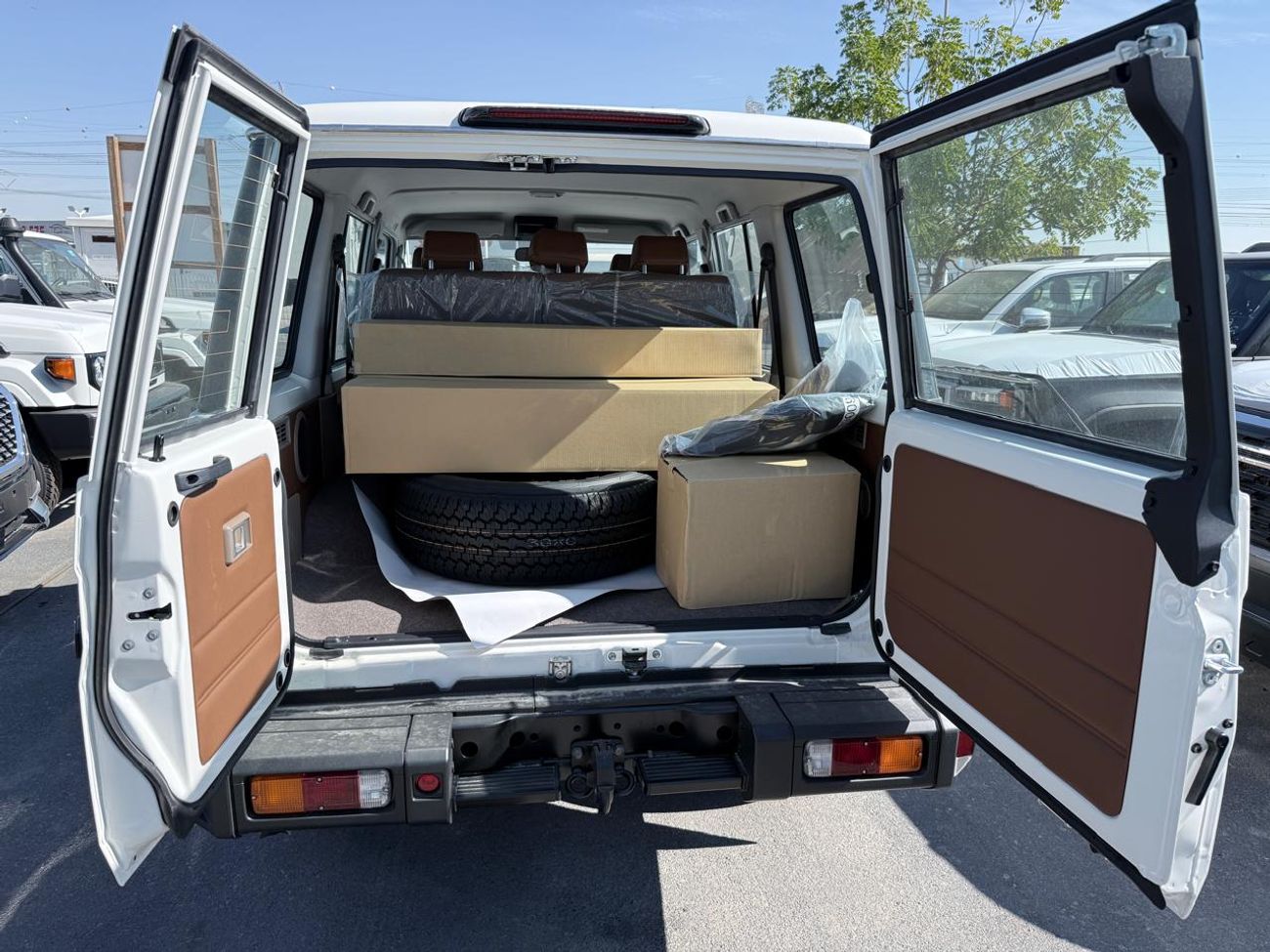 تويوتا لاند كروزر 70 Toyota LC 5 Door 2.8L 2025 AT Full Diesel With Radar