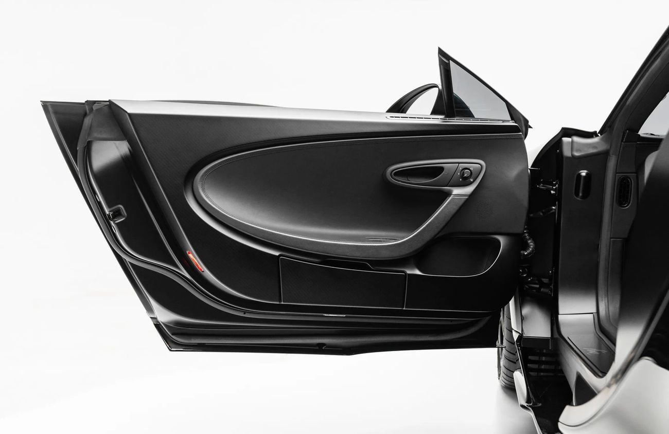 بوغاتي شيرون SPORT 8.0L W16 Quad-Turbocharged Engine