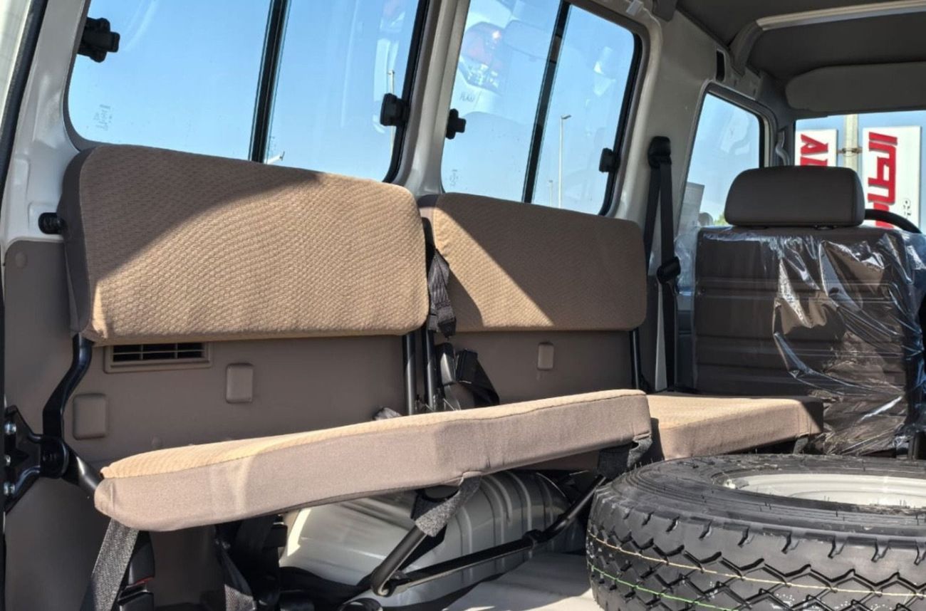 Toyota Land Cruiser 70 LC78 4.5L V8 Diesel M/T