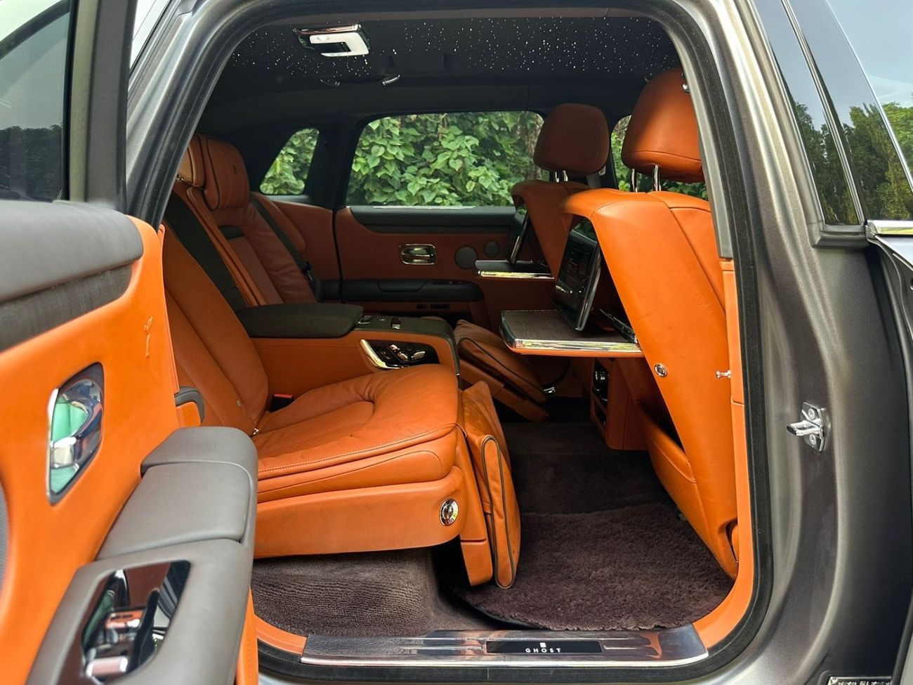 Rolls-Royce Ghost 6.75T Extended Wheelbase | V12 571 HP | GCC Specs | Like New | 4,000 KM