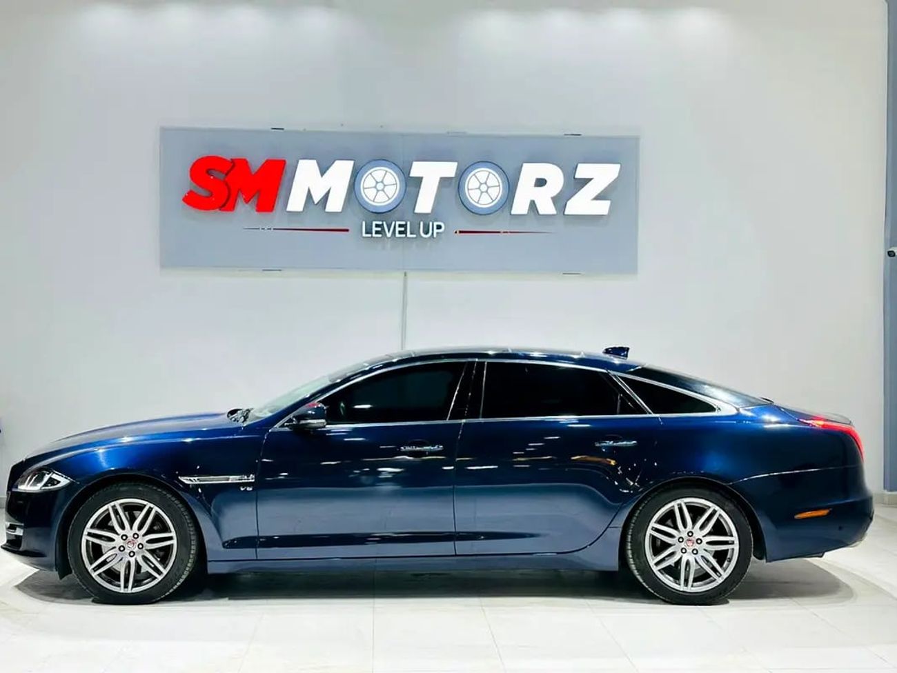 جاكوار XJ XJL GCC SPECS FULL OPTION RECENTLY SERVICE DONE FROM AGENCY 49K