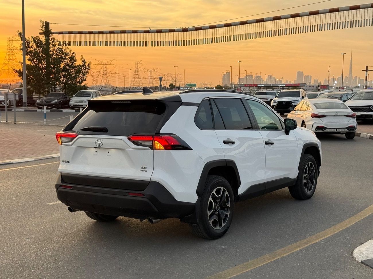 تويوتا راف ٤ LE 2021 AWD LEATHER SEATS 2.5 USA SPEC