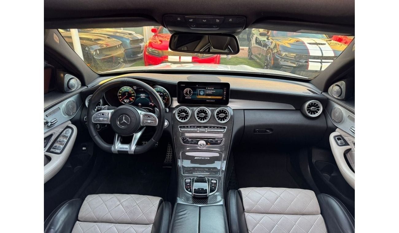 Mercedes-Benz C 63 AMG Std 4.0L Sedan