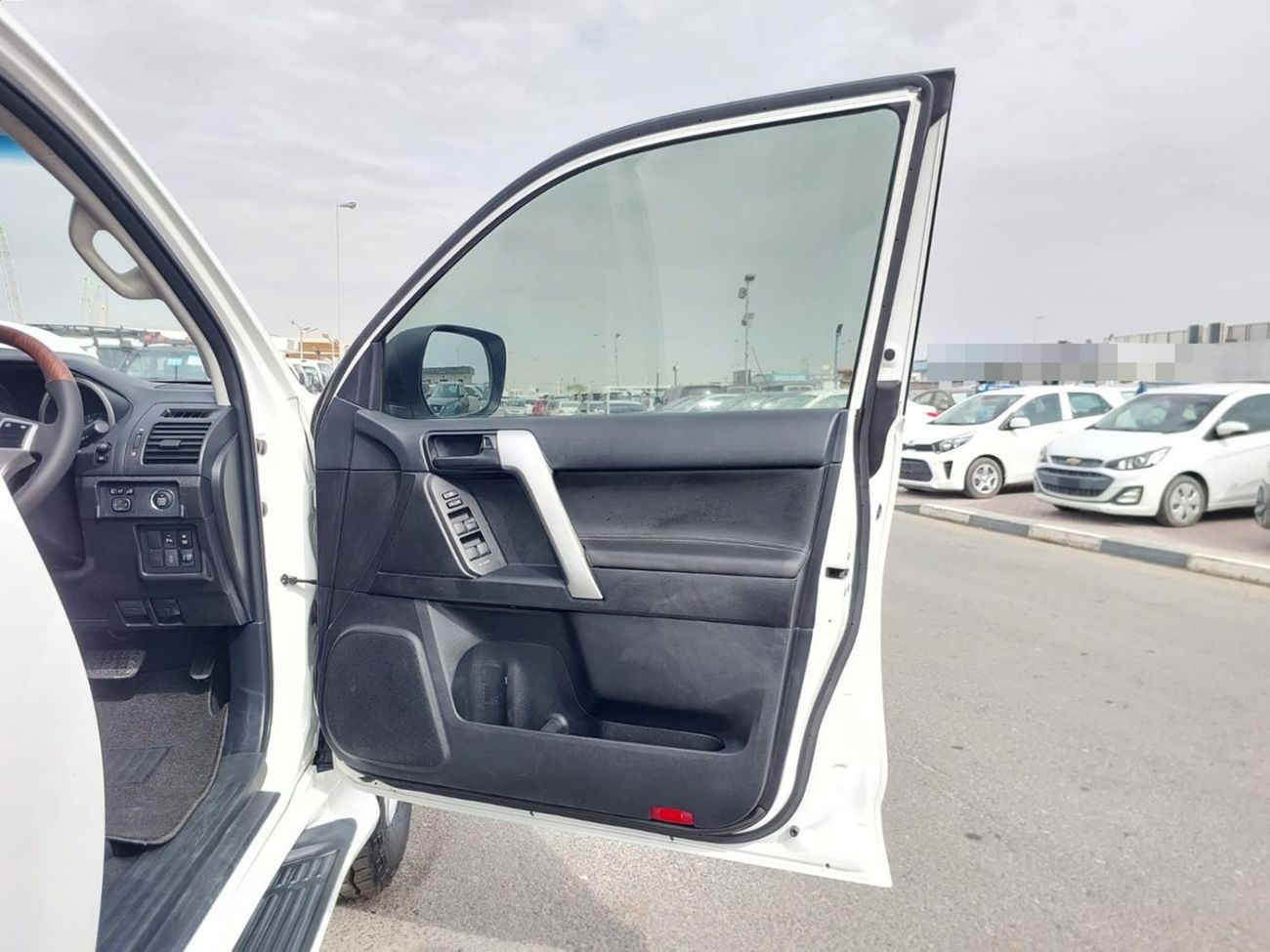 Toyota Land Cruiser TOYOTA LAND CRUISER PRADO SUV RHD 2016 MODEL 2.8 L DIESEL AUTOMATIC(PM18328)