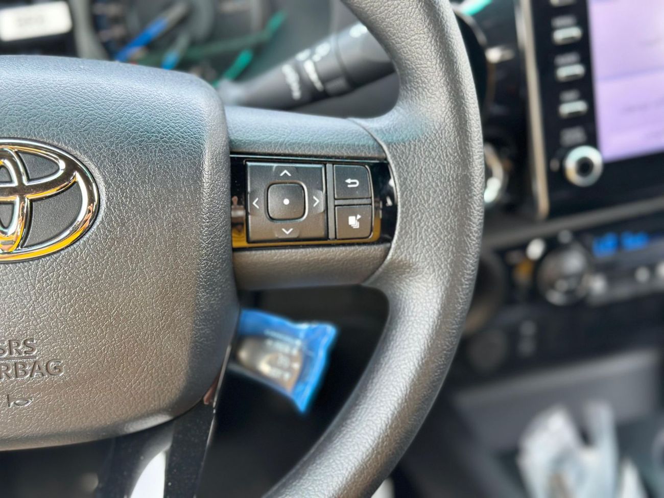 تويوتا هيلوكس TOYOTA HILUX ADVENTOR 2024 GCC 2.8L