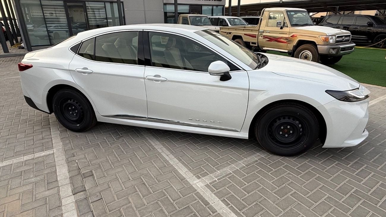 Toyota Camry GLE HEV