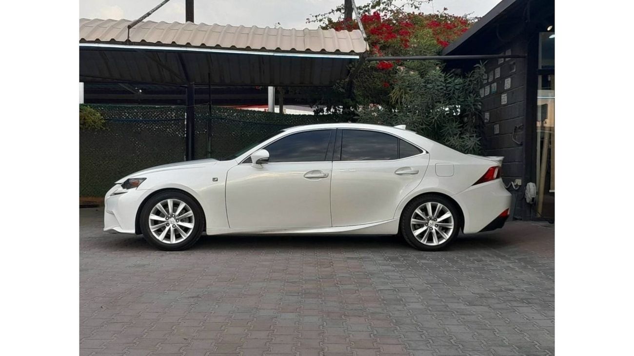 Used Lexus IS250 F Sport 2015 for sale in Dubai - 718914