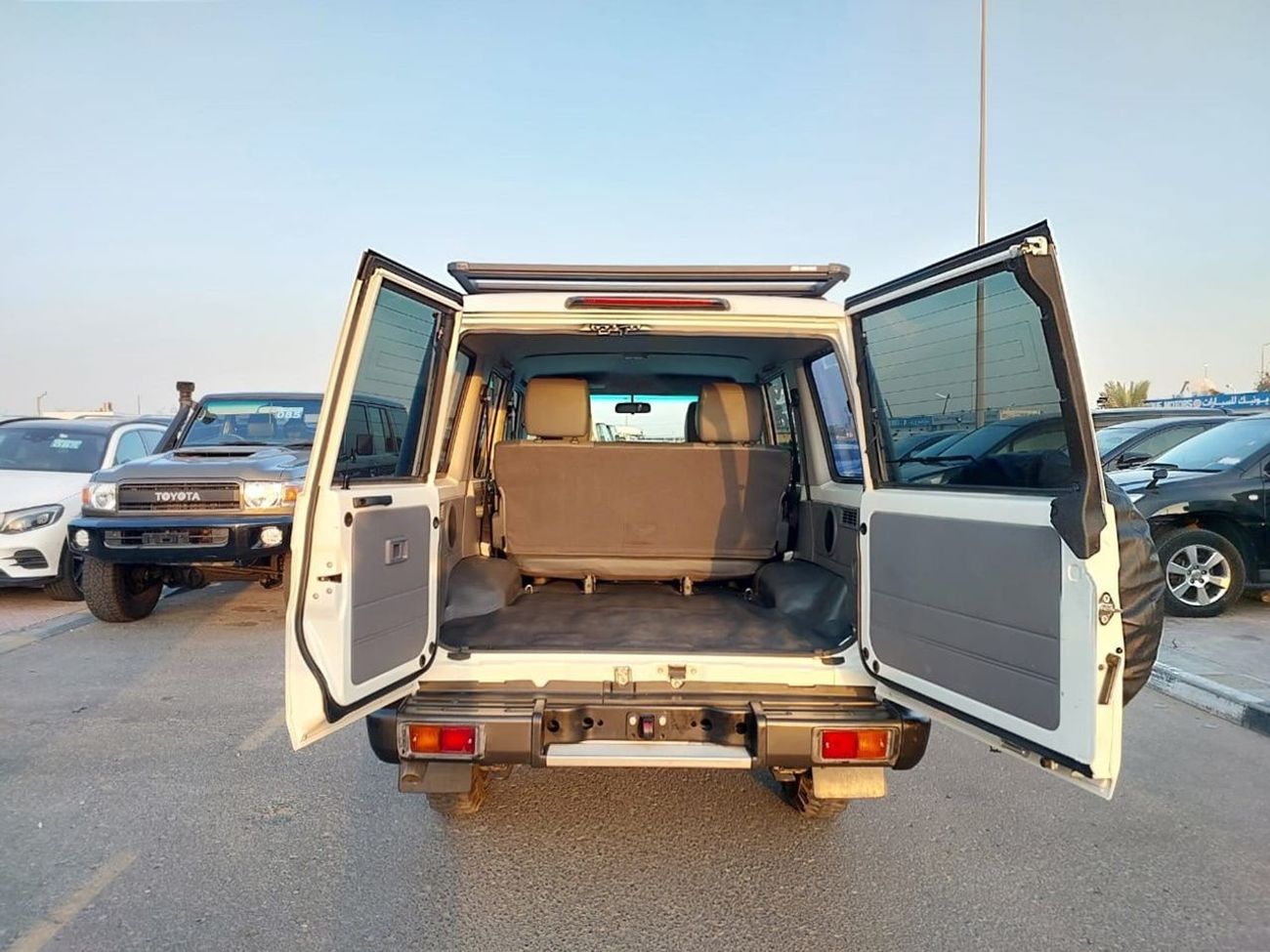 Toyota Land Cruiser TOYOTA LAND CRUISER RIGHT HAND DRIVE