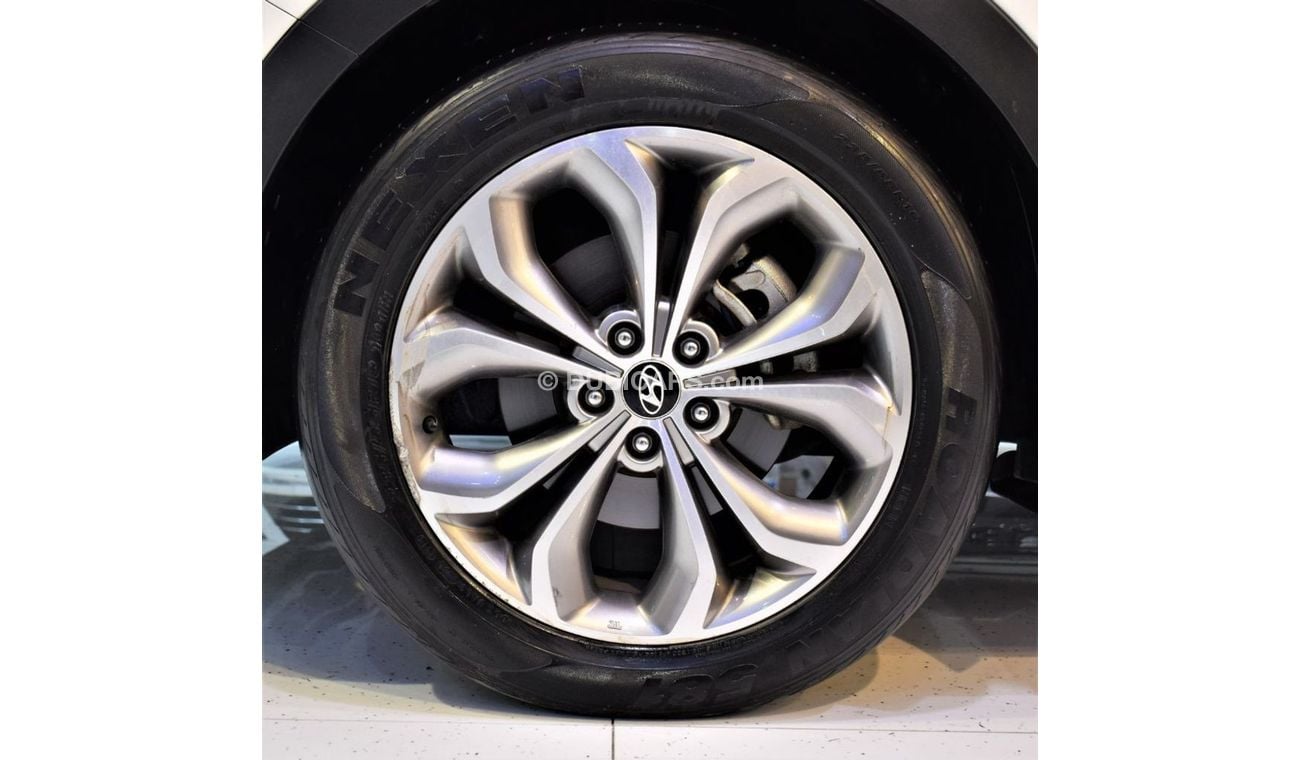 هيونداي سانتا في AMAZING Hyundai SantaFe 4WD 3.3L 2013 Model!! in White Color! GCC Specs