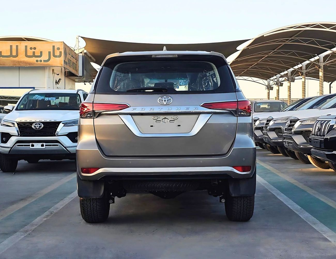 تويوتا فورتونر FULL OPTION | 2.7L V4 PETROL | PUSH START | AUTO A/C | DVD + CAMERA | 4X4  (CODE # 69088)