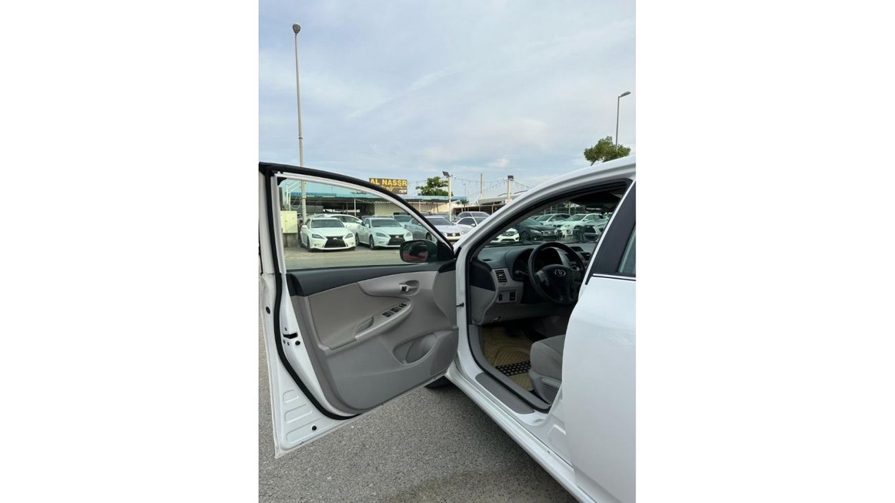 Toyota Corolla car in good condition, 2013 with engine capacity 1.8