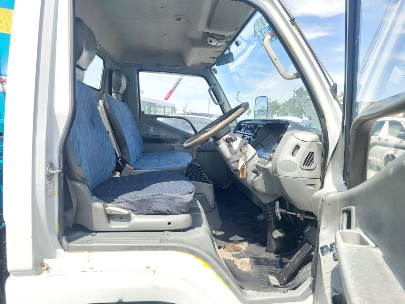 Mitsubishi Fuso Canter MITSUBISHI CANTER TRUCK RHD 1995 MODEL 4.5 L DIESEL MANUAL(PM02304)