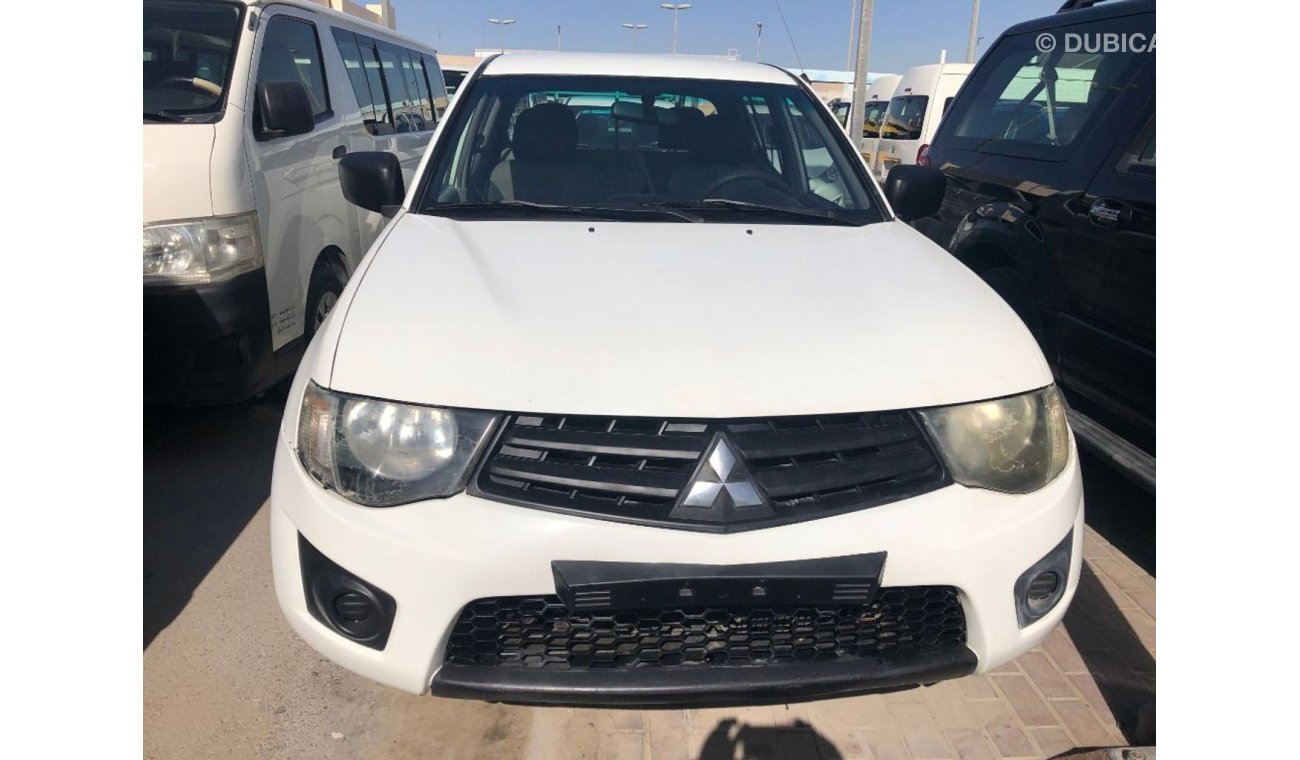 Mitsubishi L200 Mitsubishi L200 D/c Pick up Diesel,Model:2012.Excellent condition