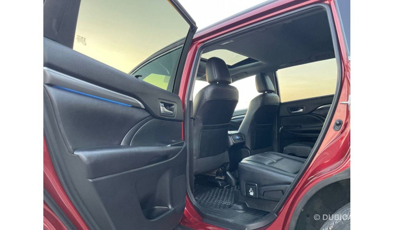 تويوتا هايلاندر 2017 Toyota Highlander SE full option 4x4, sunroof and leather seats