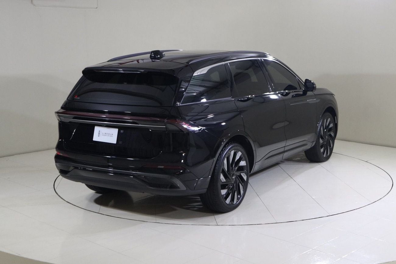 لينكولن ناوتيلوس NAU925H NAUTILUS PRESIDENTIAL 800A AWD 2.0L FHEV AT / FREE Insurance + Registration / AL TAYER MOTOR