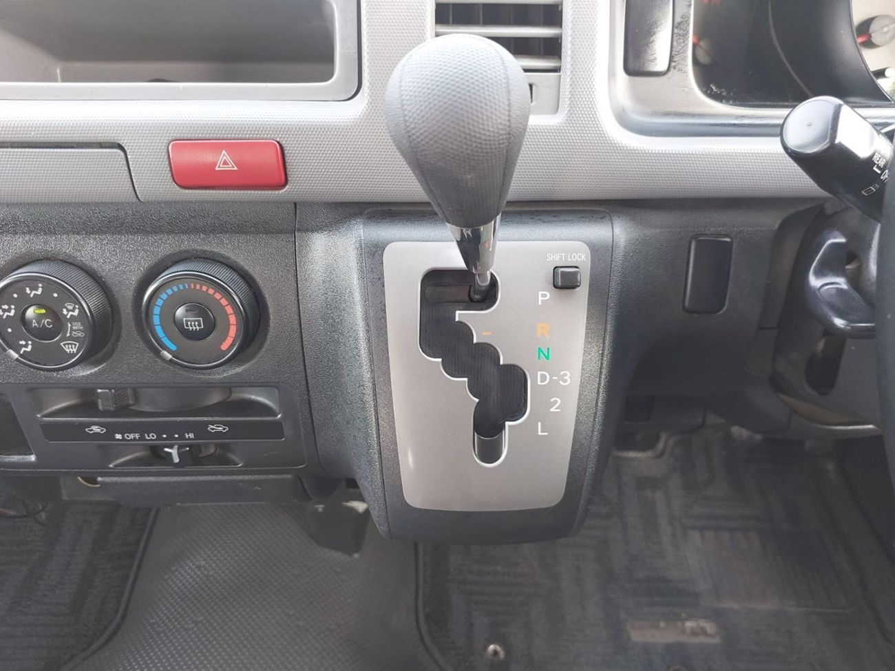 Toyota Hiace TOYOTA HIACE COMMUTER VAN RHD 2008 MODEL 2.7 L PETROL AUTOMATIC(PM013596)