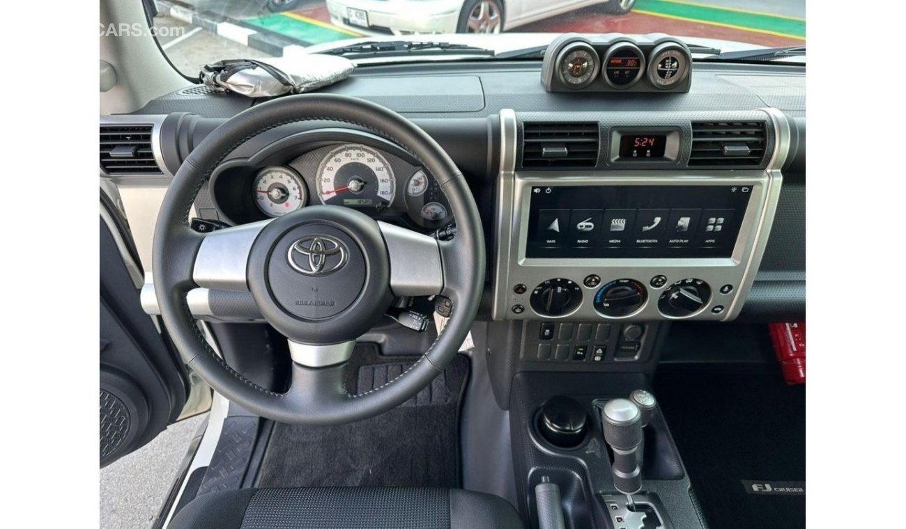 Toyota FJ Cruiser GXR GCC SPEC UNDER WARRANTY