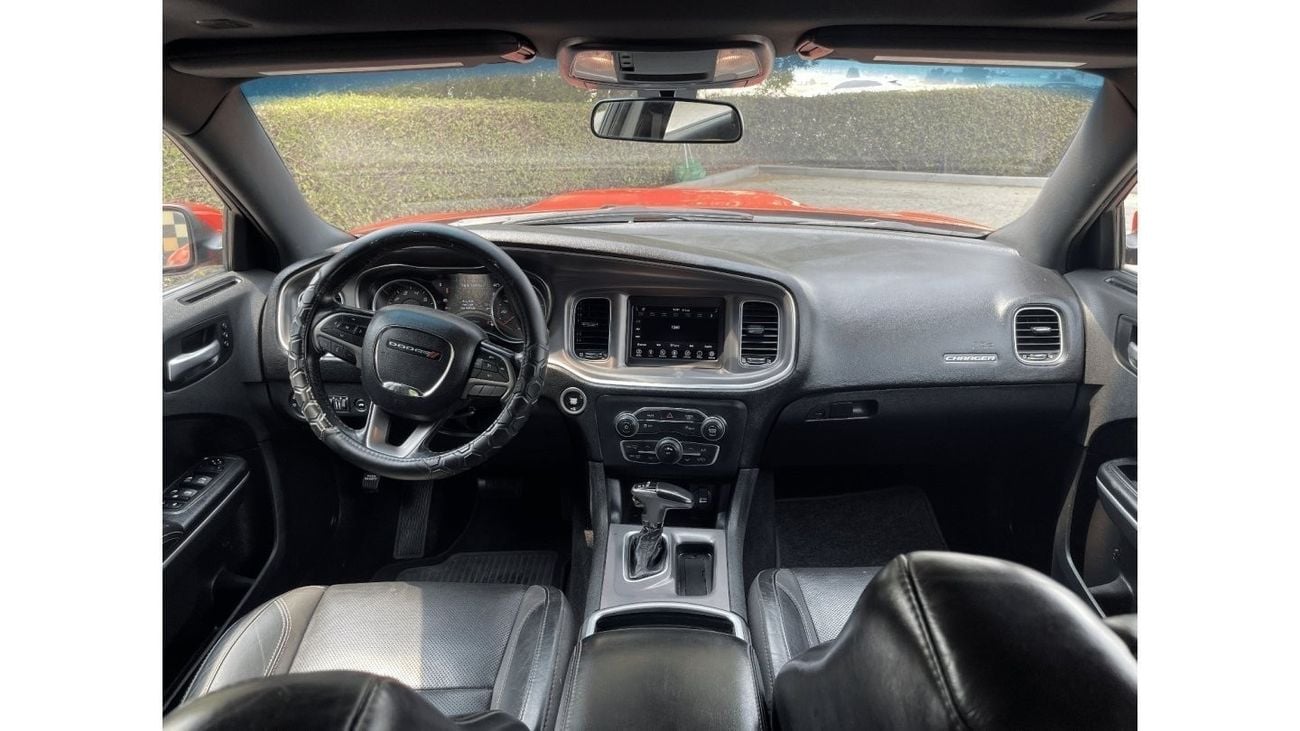 Dodge Charger 3.6L SXT (Base) Dodge Charger Sxt 2019 Orange 3.6L vin: 2C3CDXBG7KH696279