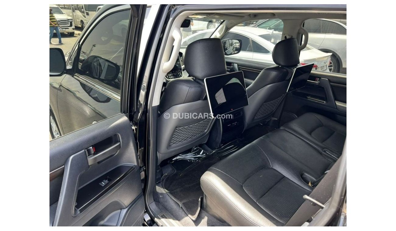 Toyota Land Cruiser 4.0L GXR V6 PETROL FULL OPTION