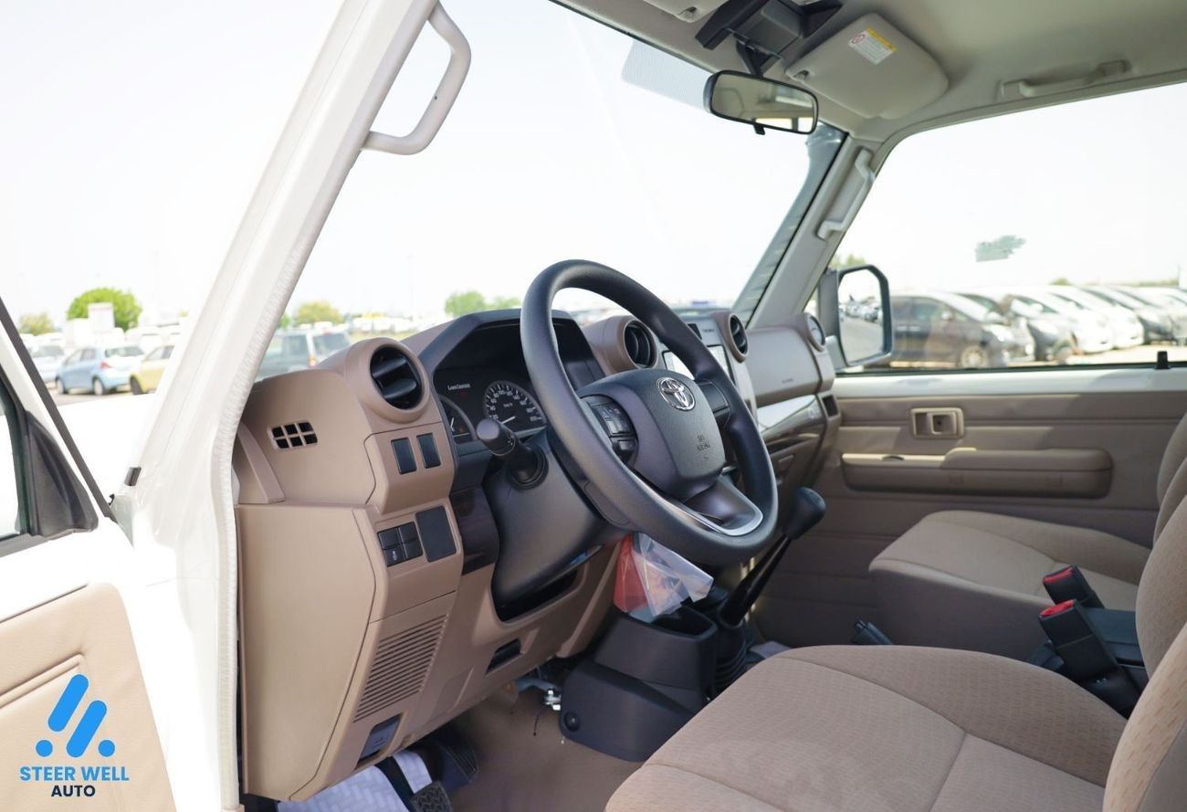 Toyota Land Cruiser Pick Up LC 79 Pick Up 4WD / 2.8L DSL MT / 4 Doors / Export Only