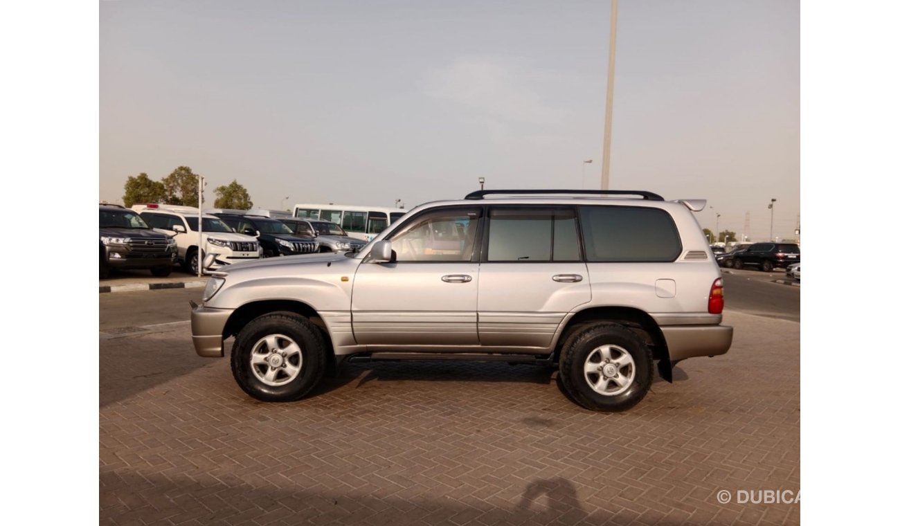 تويوتا لاند كروزر TOYOTA LAND CRUISER RIGHT HAND DRIVE (PM1569)