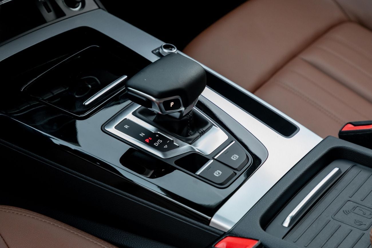 Audi Q5 Q5 S-Line | 3,330 P.M | 0% Downpayment | Audi Q5 S-line | Audi Warranty! | Ramadan Offer!