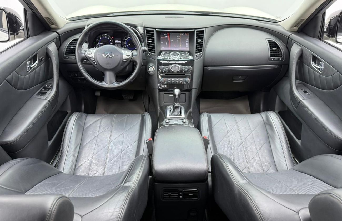 إنفينيتي QX70 2019 Infiniti QX70 Limited, Warranty, Full Infiniti Service History, Excellent Condition, GCC