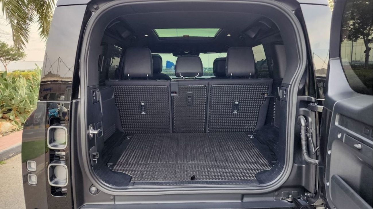 لاند روفر ديفندر 110  X P400 BLACK COLOUR / 2022 MODEL / V 6 / UNDER WARRANTY AND SERVICE CONTRACT