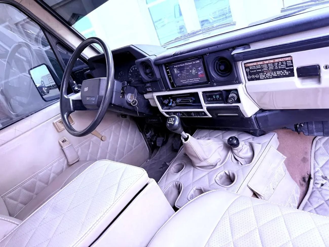 Toyota Land Cruiser تويوتا لاند كروزر ربع موديل خليجي جير عادي