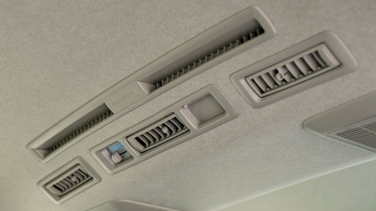 Toyota Hiace MID ROOF 2.7  2025