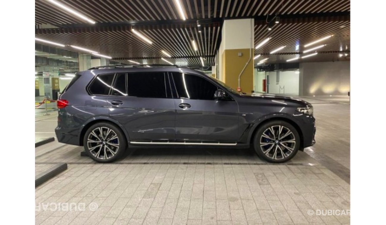 BMW X7 M50i