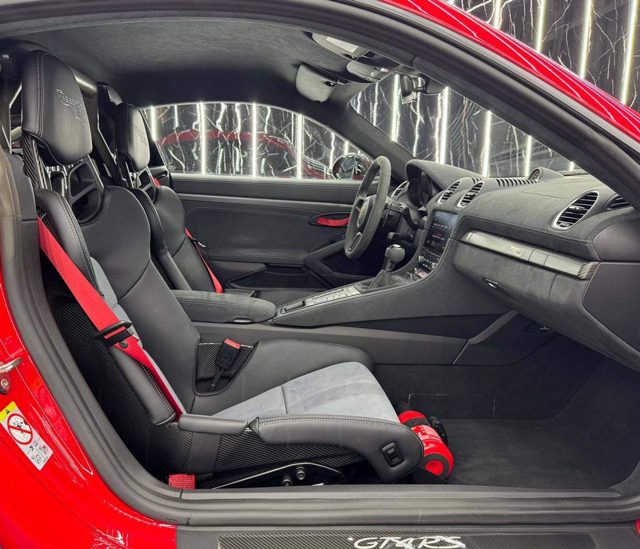 Porsche 718 Cayman GT4 RS 4.0L (493 HP) A/T