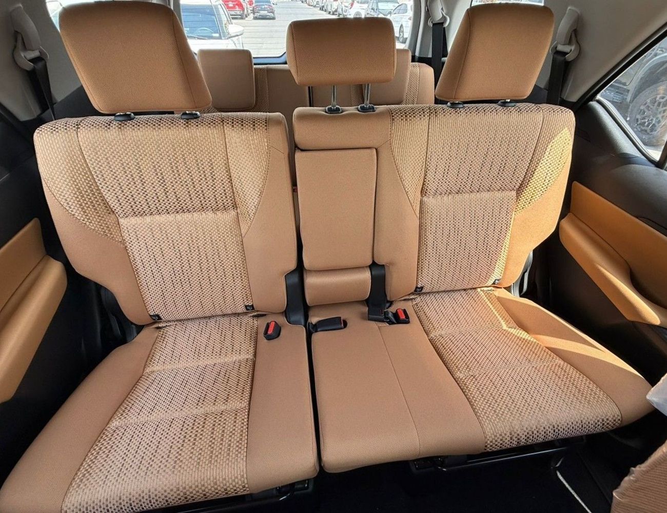 Toyota Fortuner TOYOTA FORTUNER 2.7L Petrol 4X4 Full Option 2025 Model