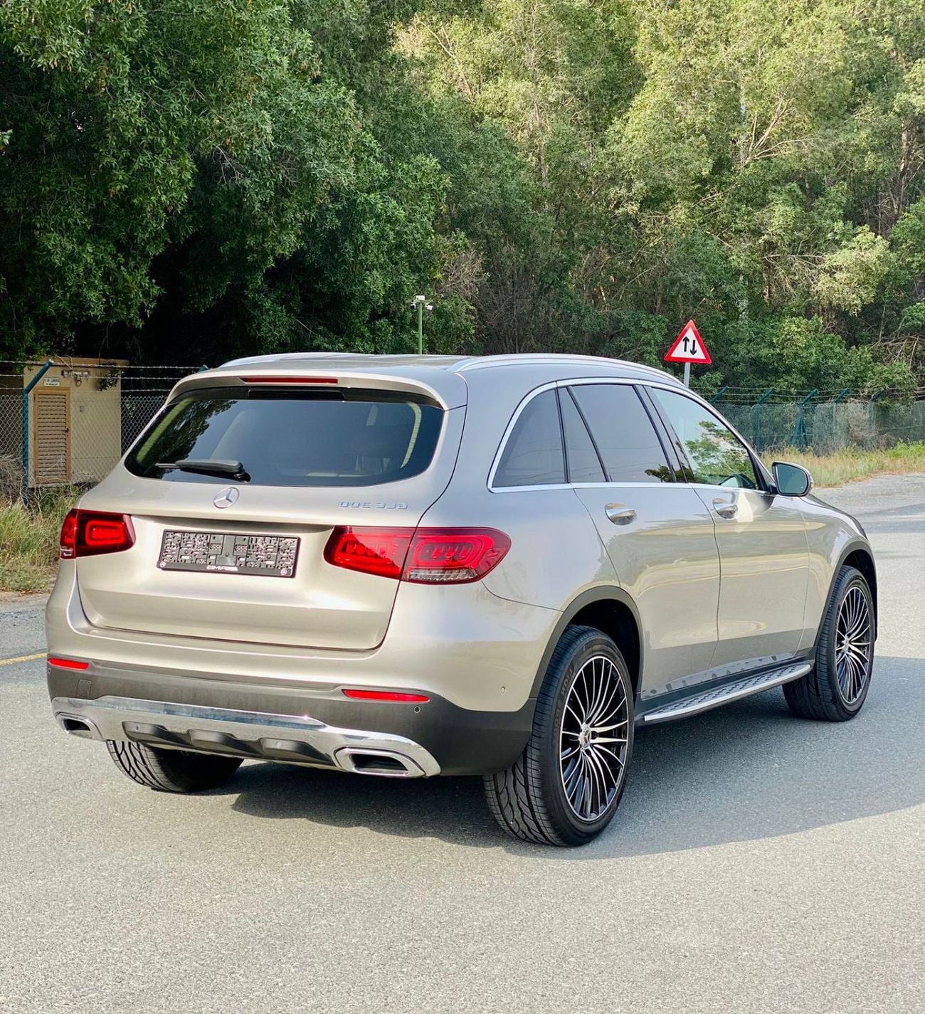 مرسيدس بنز GLC 300 AMG 2.0L