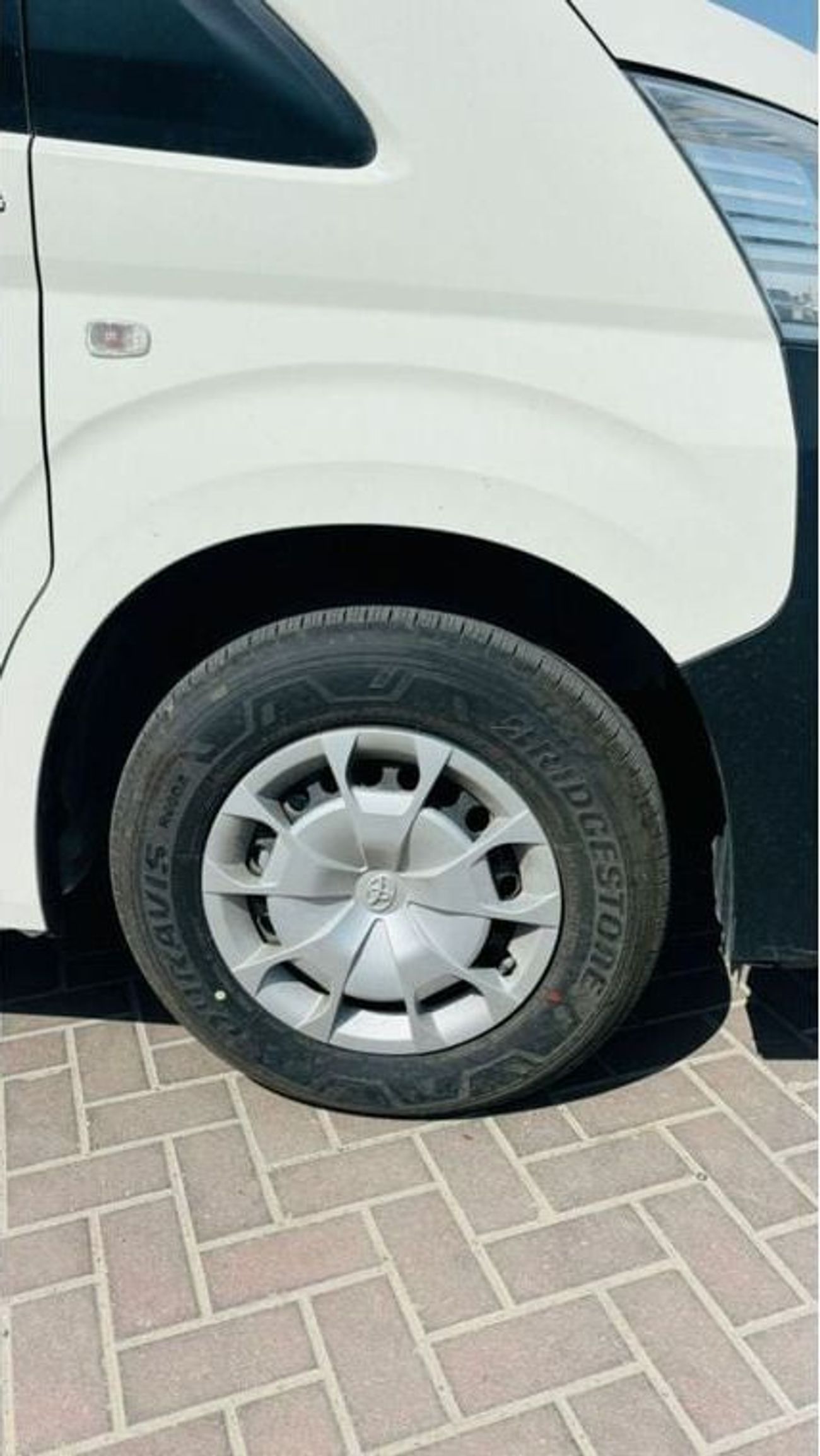 تويوتا هاياس Cargo Swing Door Automatic