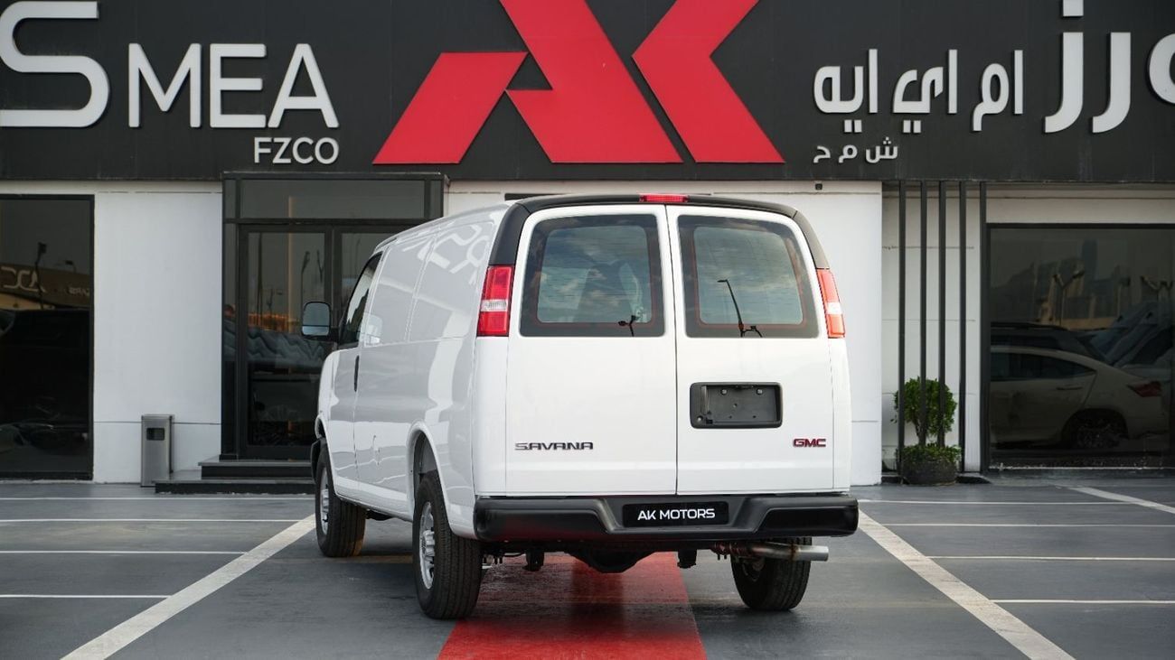 GMC Savana V8 6.6 Normal Wheelbase 2025 MY