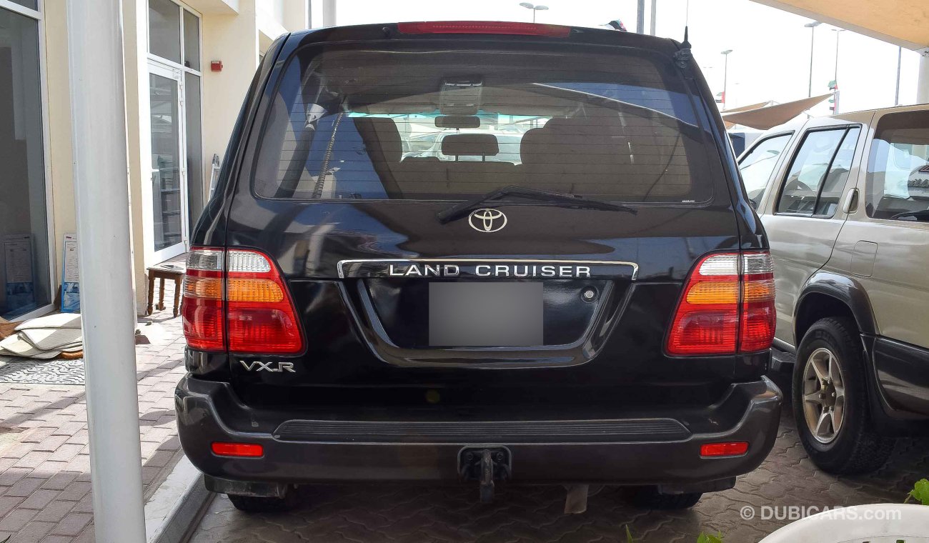 Toyota Land Cruiser VXR V8