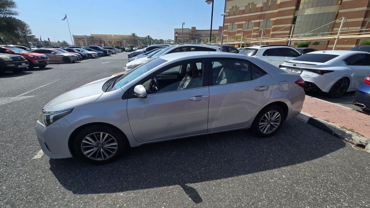 تويوتا كورولا SE+ 2.0L (141 HP)