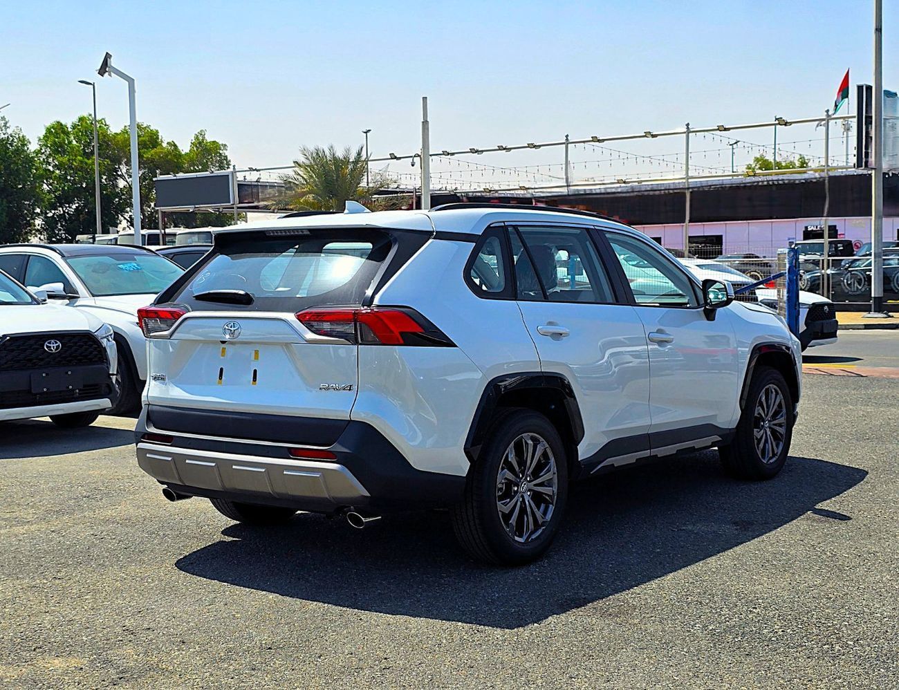 تويوتا راف ٤ TOYOTA RAV4 PETROL 2.0L - CHINESE SPECS- FULL OPTIONS - 4X2 - 2025 MODEL - WHITE INSIDE BLACK - 