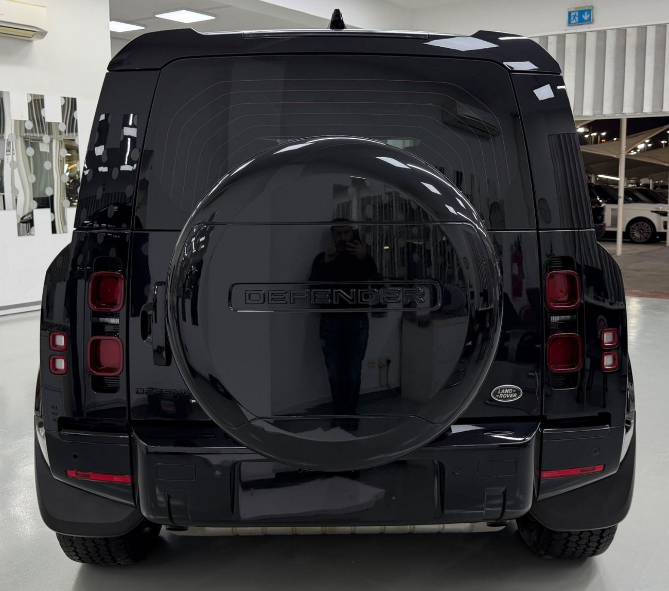 لاند روفر ديفندر P400 110 HSE 3.0L (5 Seater)