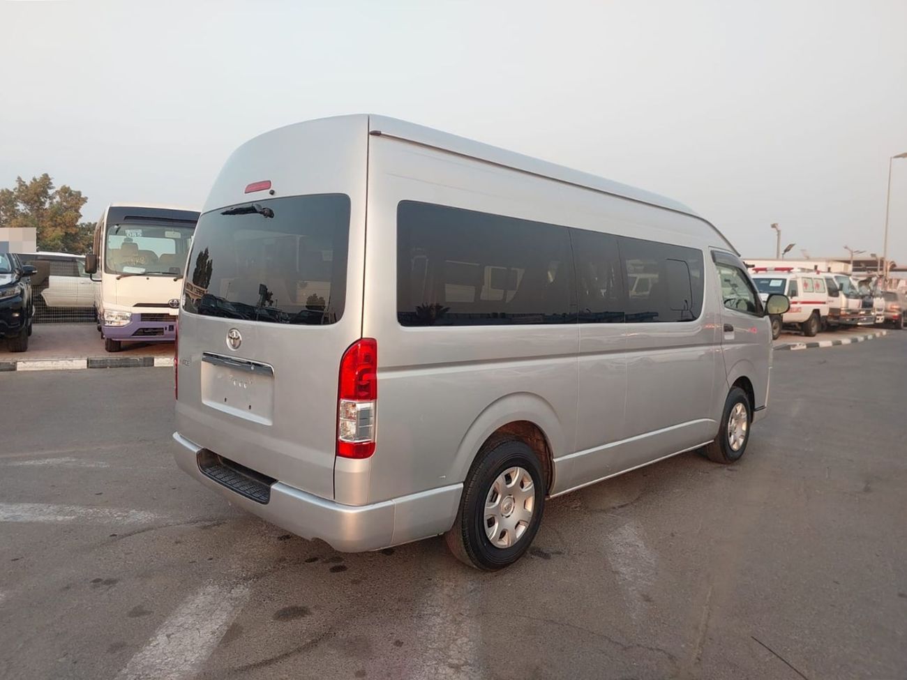 تويوتا هاياس TOYOTA HIACE VAN RHD 2015 MODEL 3.0 L DIESEL AUTOMATIC(PM15202)