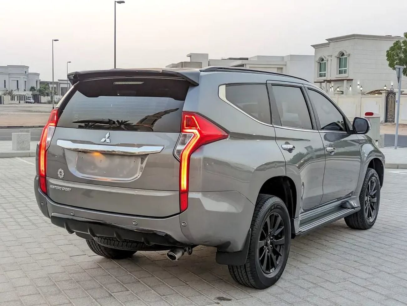 Mitsubishi Montero Sport GLS 4WD FULL OPTION GCC ACCIDENT FREE IN EXCELLENT CONDITION