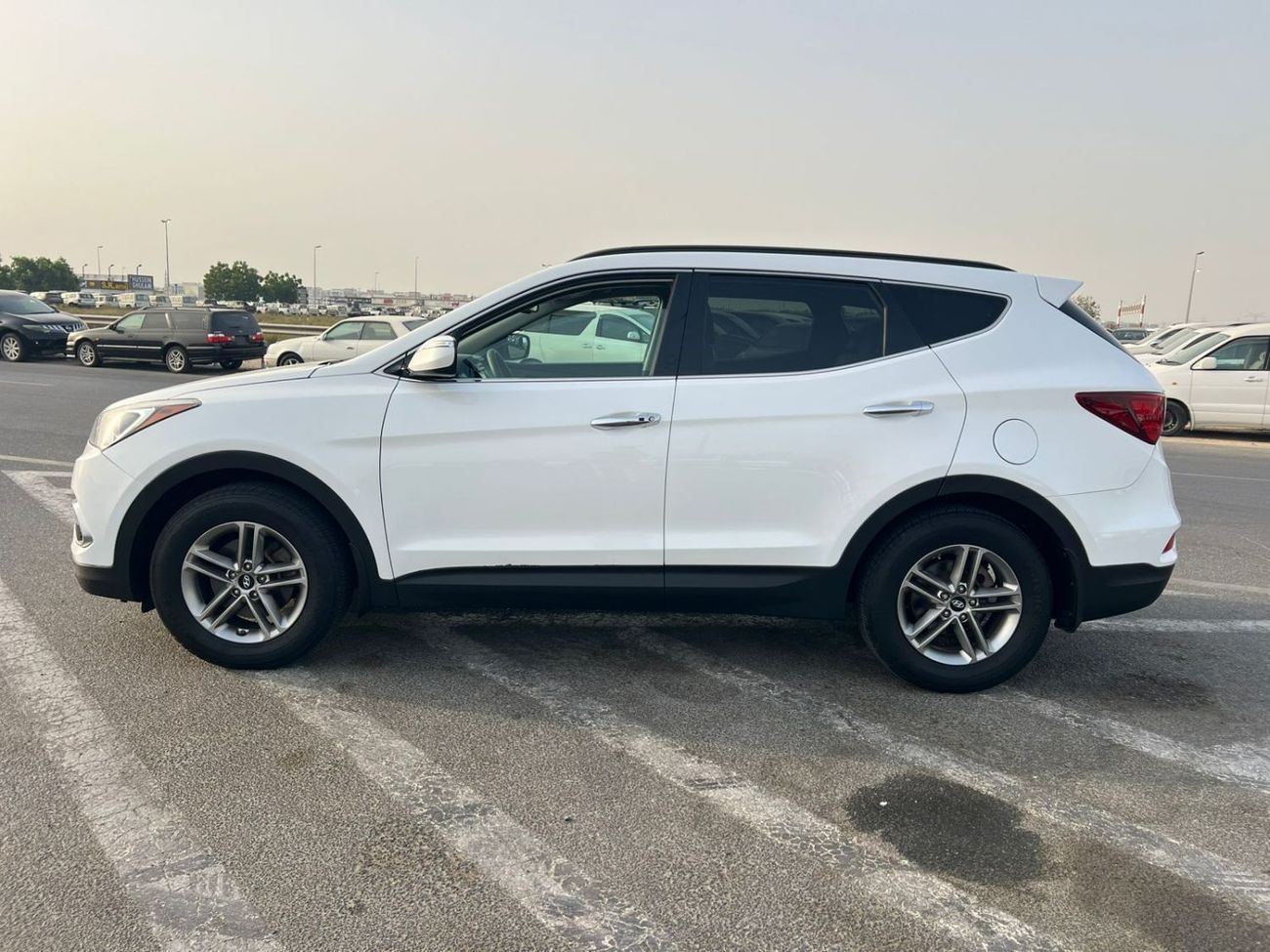 هيونداي سانتا في 2018 Hyundai Santa Fe Sport 2.4L - V4 - REAR CAM - BIG SCREEN - PUSH START - AUTO TRUNK -