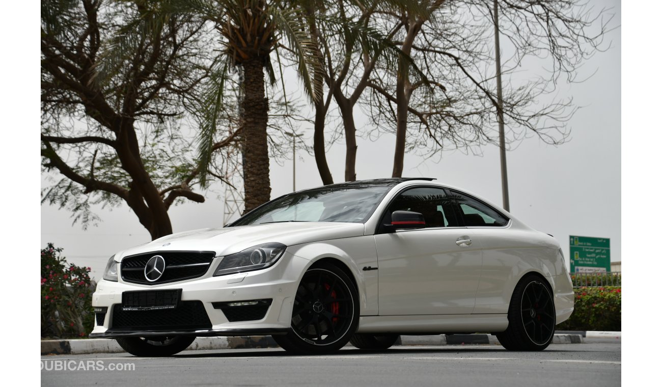 Mercedes-Benz C 63 Coupe AMG - GCC SPECS - BANKLOAN WITH 0 DOWNPAYMENT - JUST 1884 AED PER MONTH